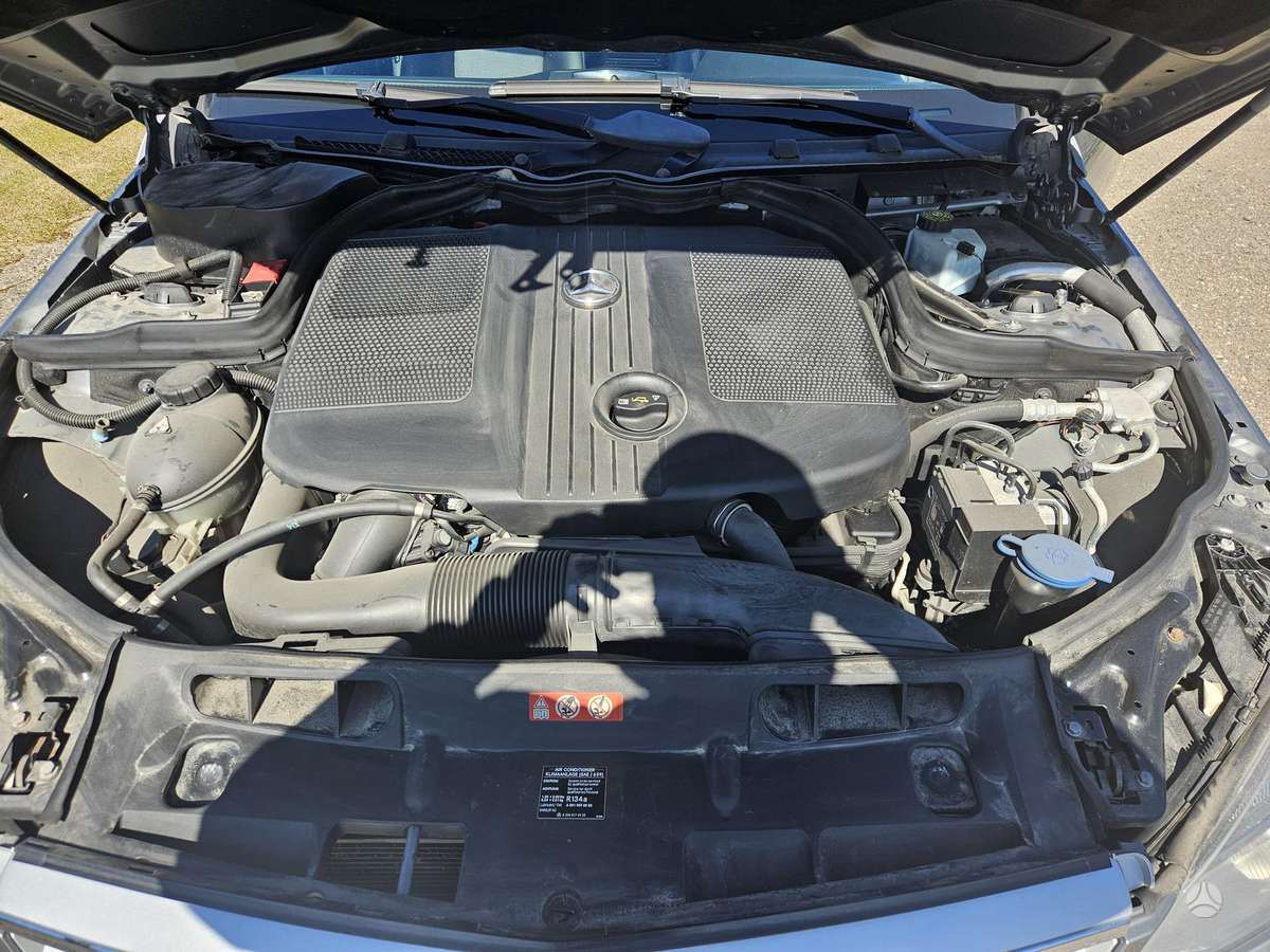 Mercedes-Benz C220 2011 — photo 10