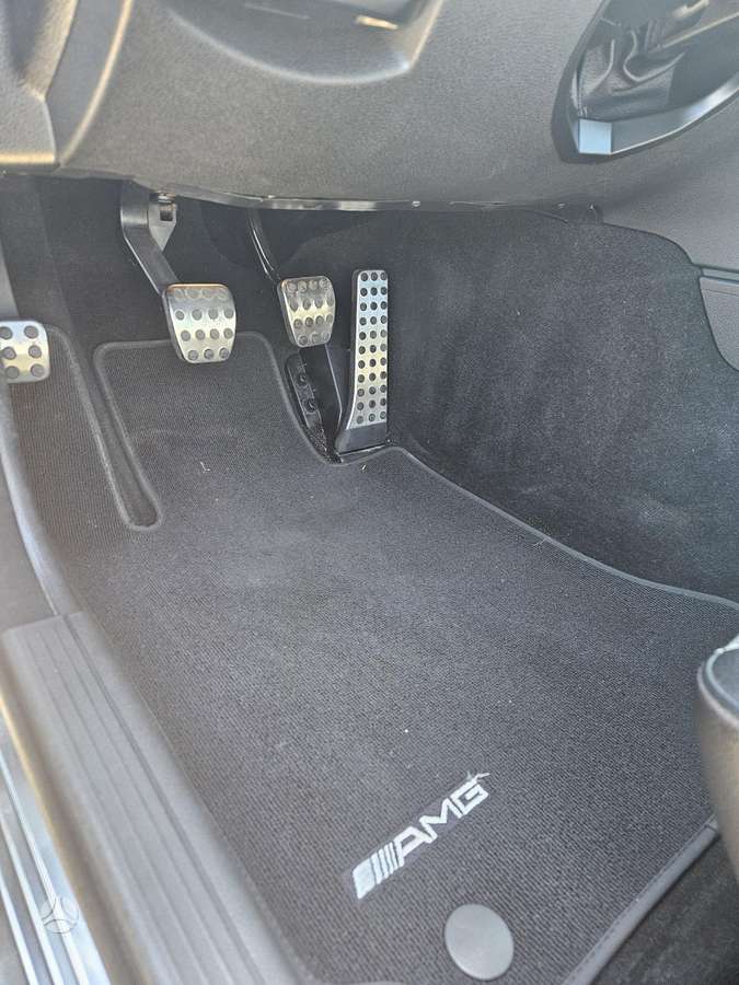 Mercedes-Benz C220 2011 — photo 11
