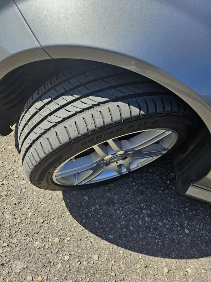 Mercedes-Benz C220 2011 — photo 12