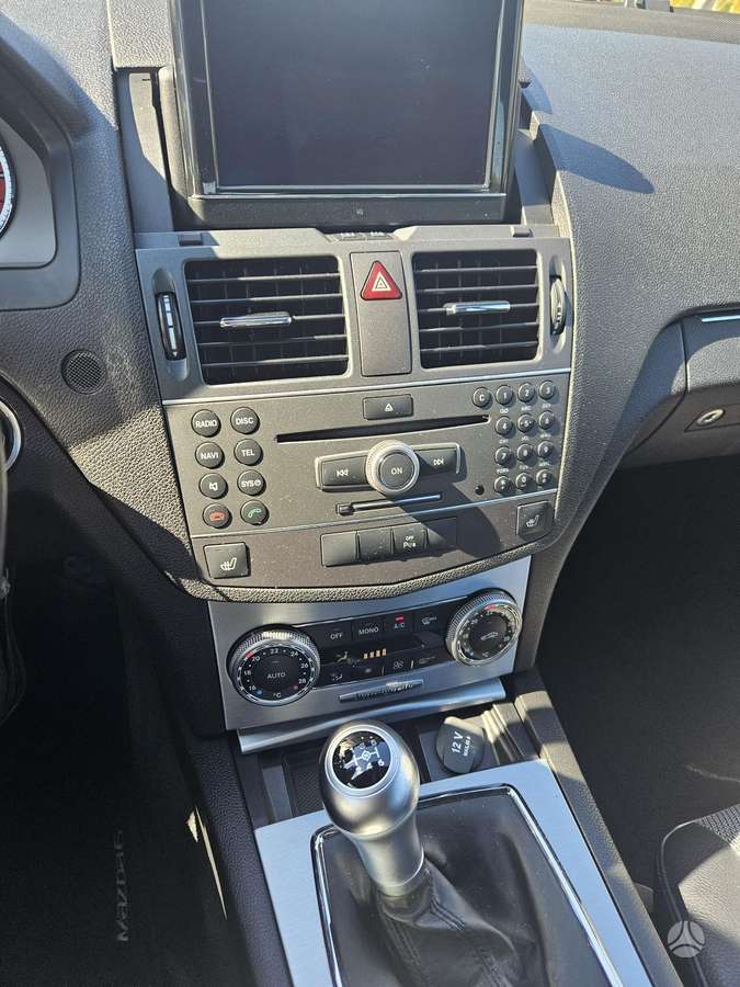 Mercedes-Benz C220 2011 — photo 14