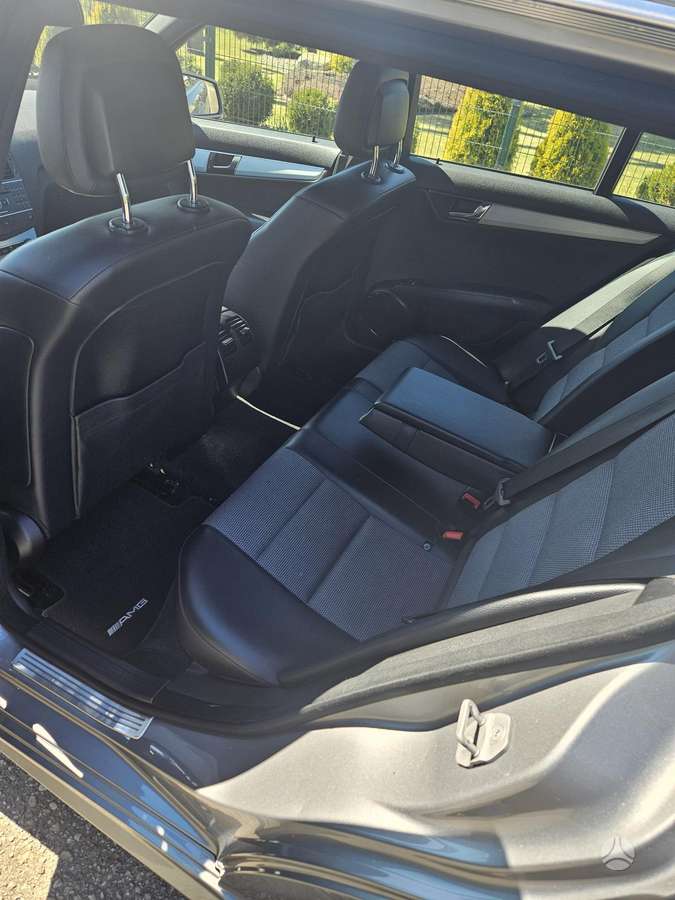 Mercedes-Benz C220 2011 — photo 15