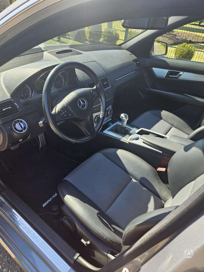 Mercedes-Benz C220 2011 — photo 16