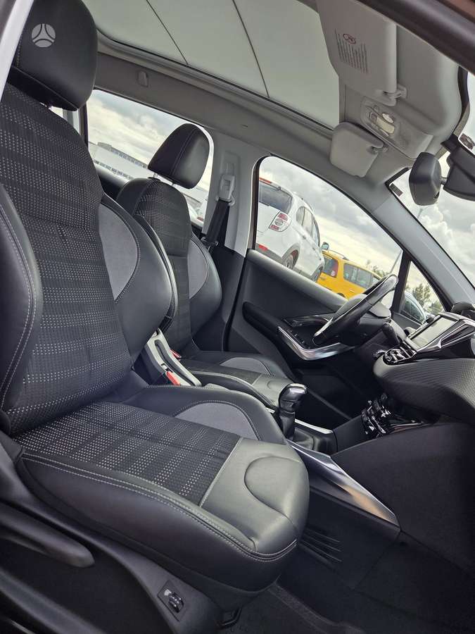 Peugeot 2008 2013 — photo 13