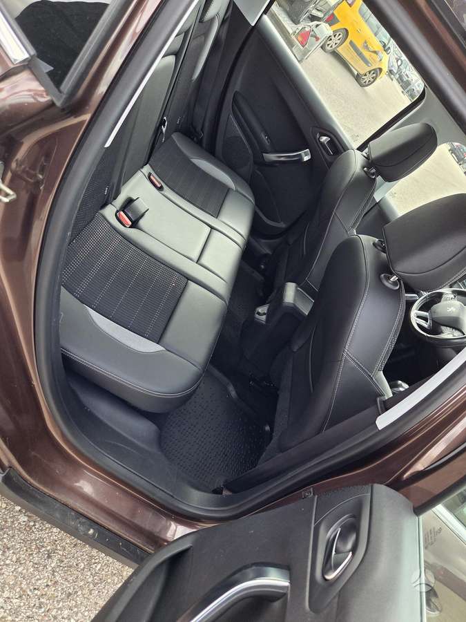 Peugeot 2008 2013 — photo 14