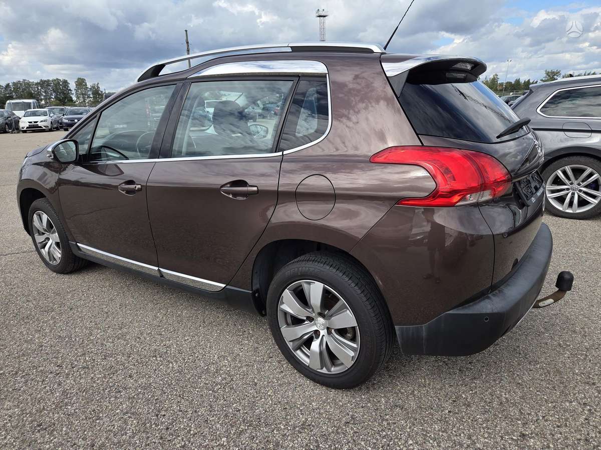 Peugeot 2008 2013 — interior