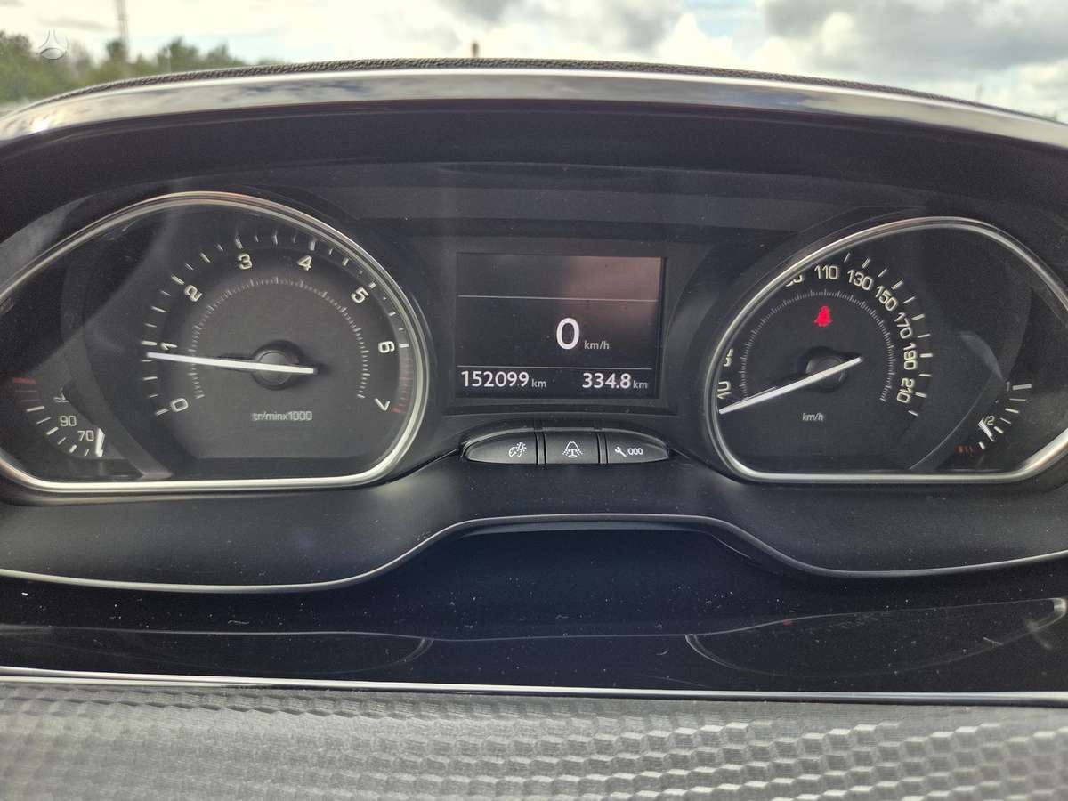 Peugeot 2008 2013 — photo 9