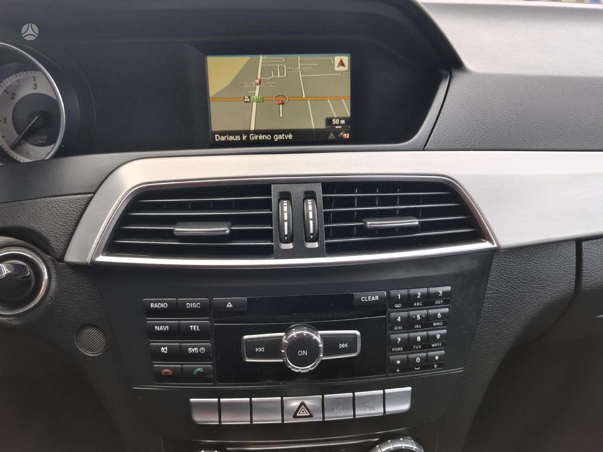 Mercedes-Benz C220 2013 — photo 13