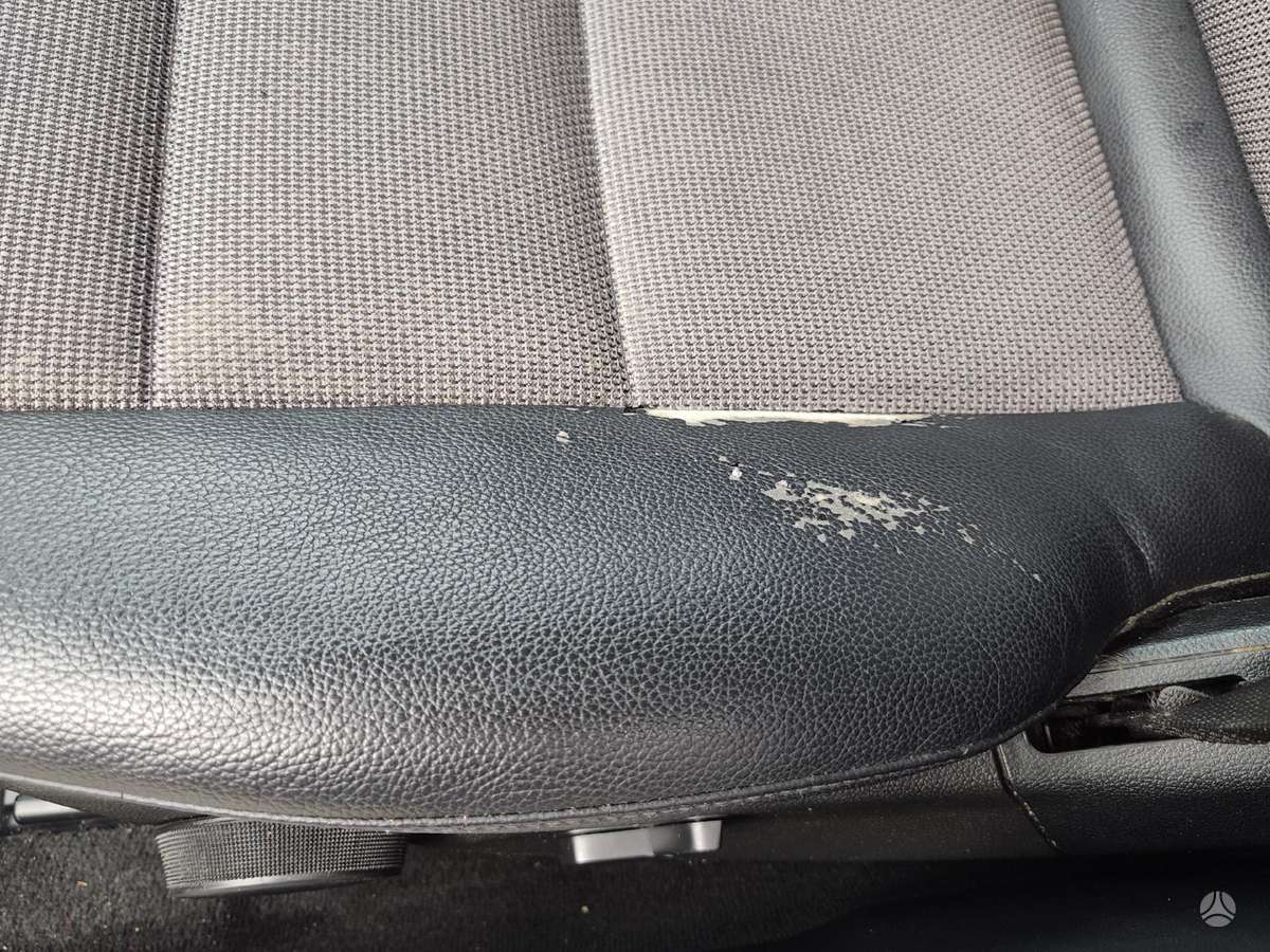 Mercedes-Benz C220 2013 — photo 19