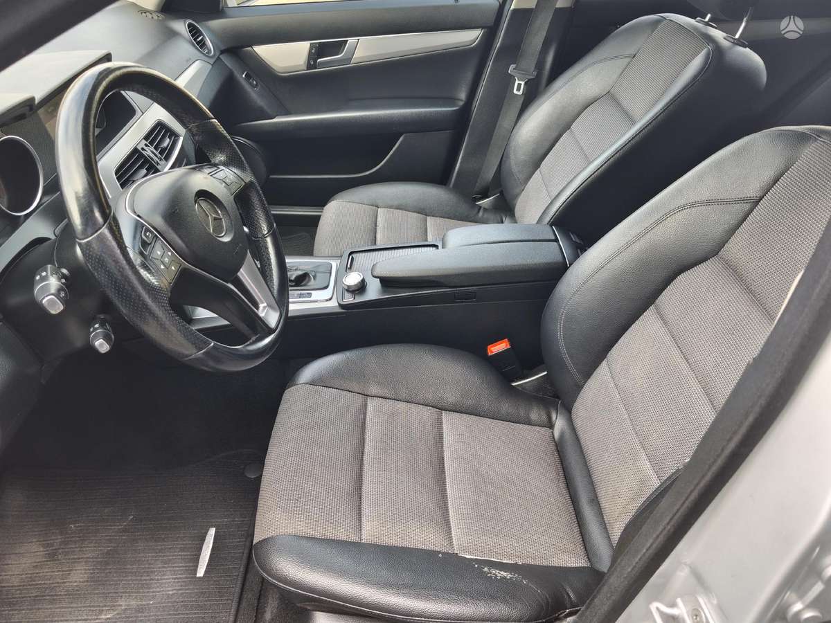 Mercedes-Benz C220 2013 — photo 8