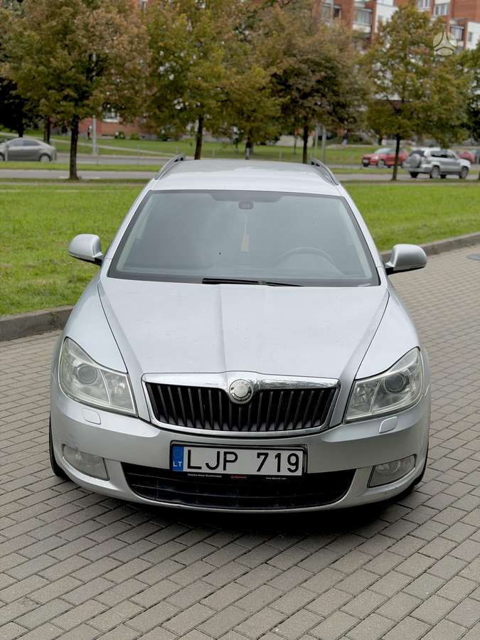 Skoda Octavia 2011 — interior