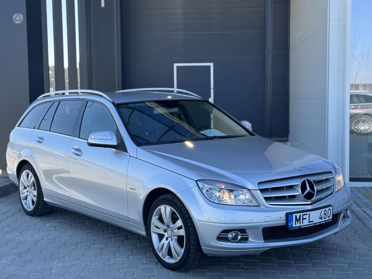 Mercedes-Benz C200 2008 — rear view