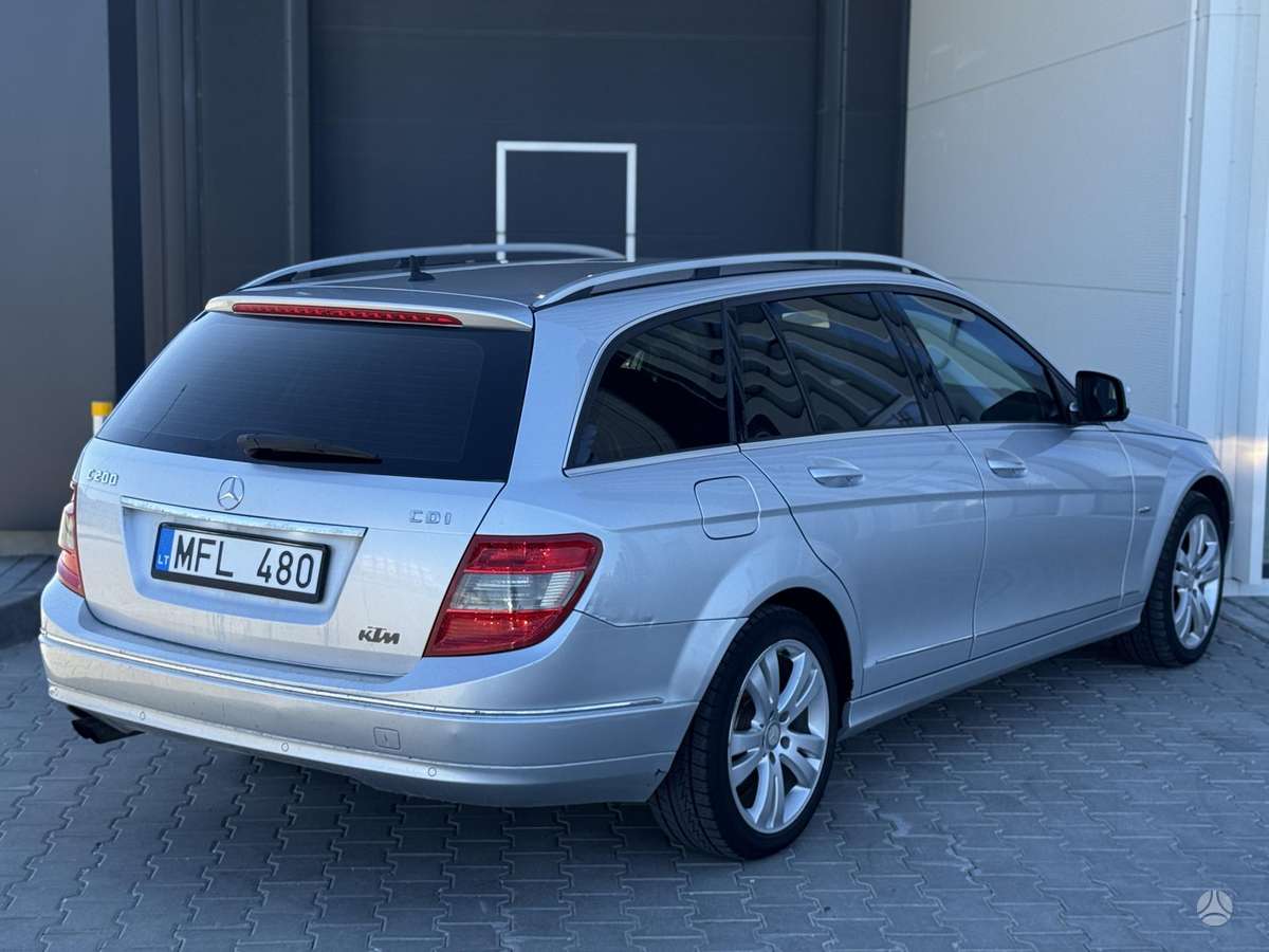 Mercedes-Benz C200 2008 — interior