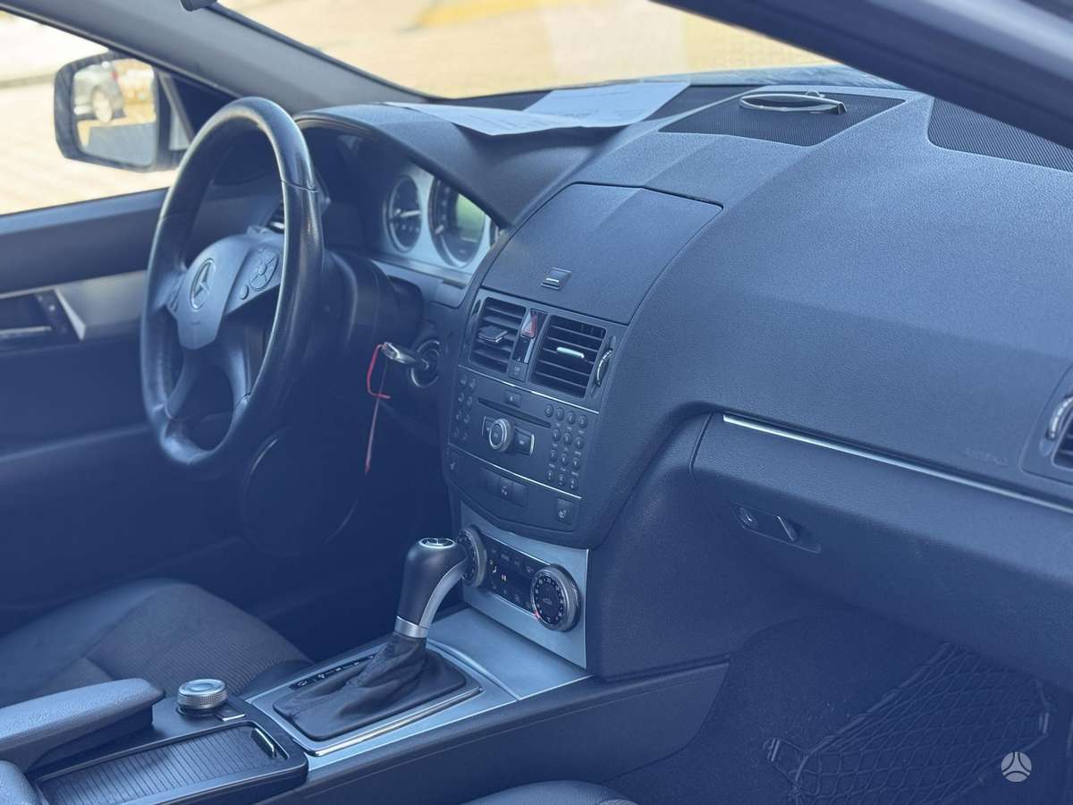 Mercedes-Benz C200 2008 — photo 7