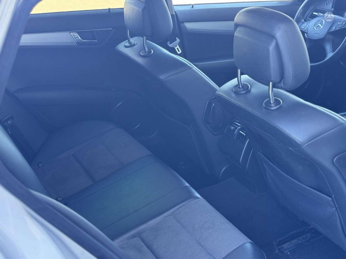 Mercedes-Benz C200 2008 — photo 8