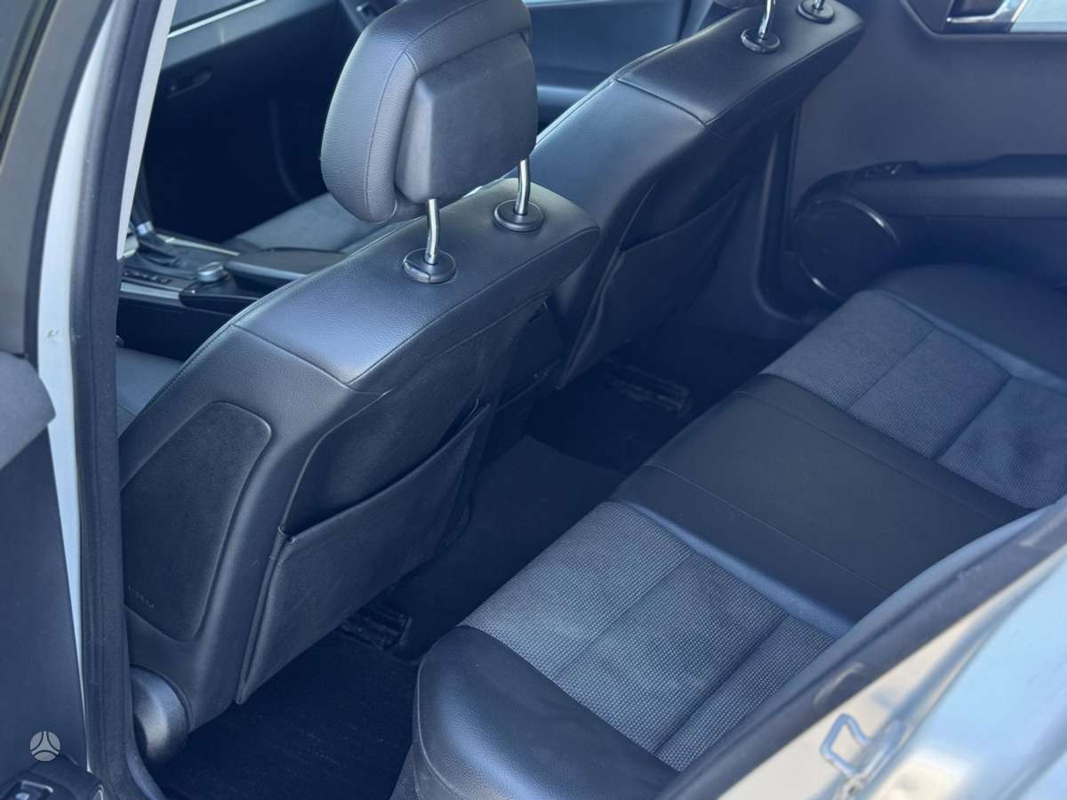 Mercedes-Benz C200 2008 — photo 9
