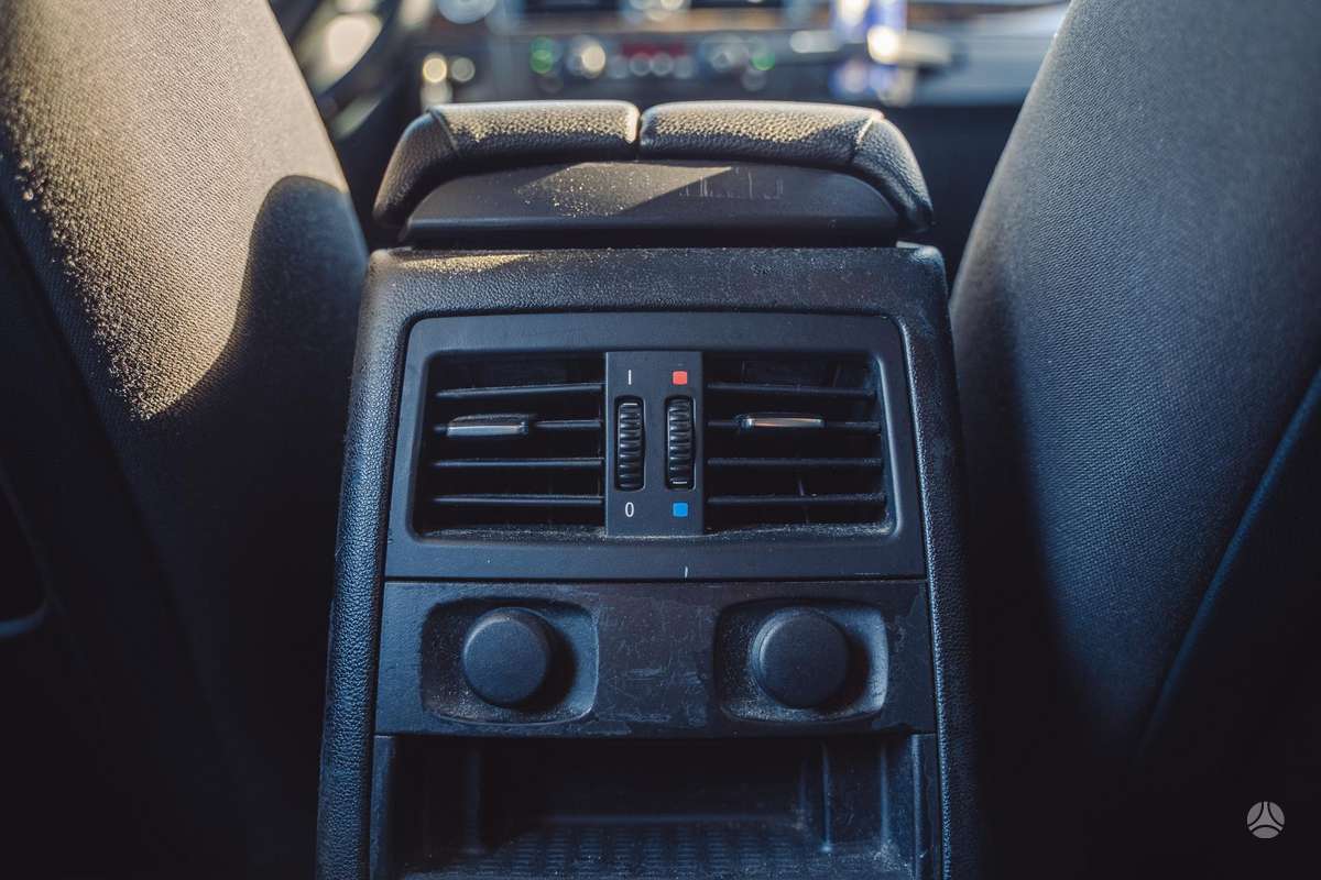 BMW 320 2006 — photo 23