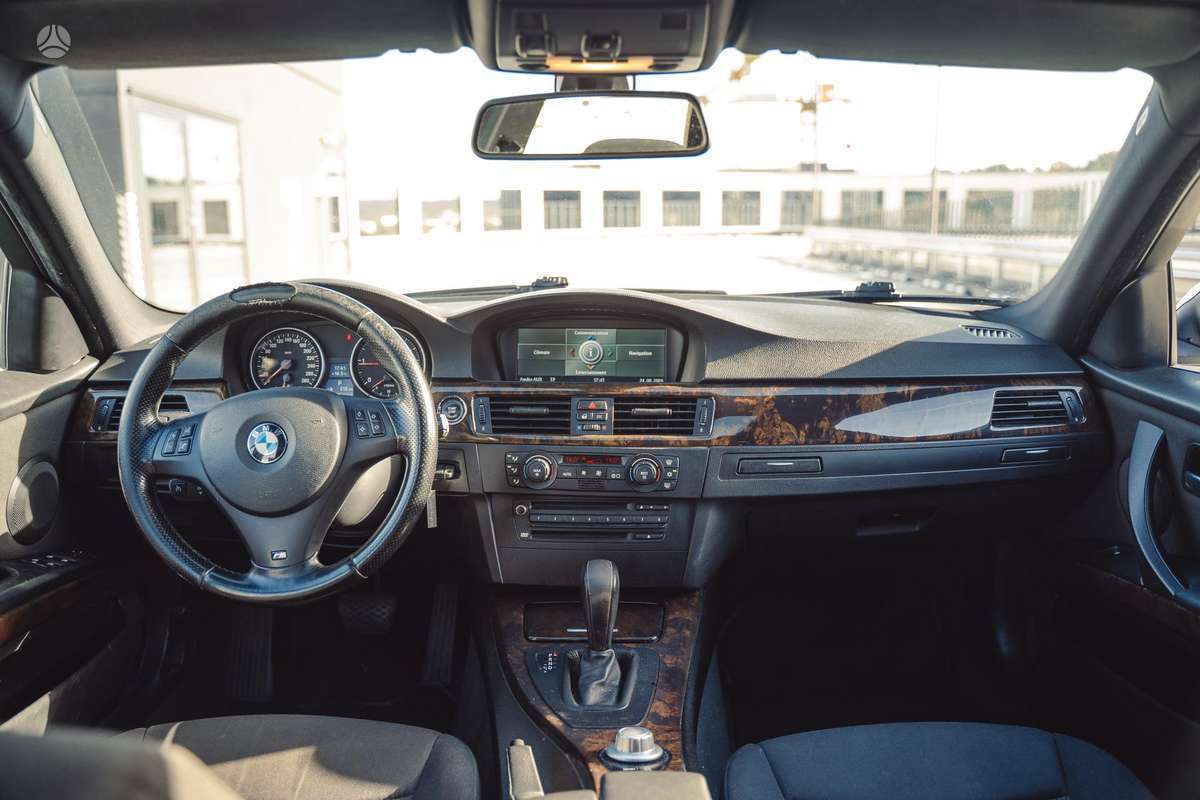 BMW 320 2006 — photo 25