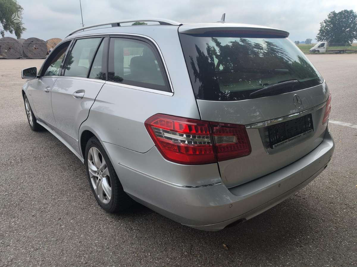 Mercedes-Benz E350 2010 — engine 2987 cm³, 231 HP (170kW)