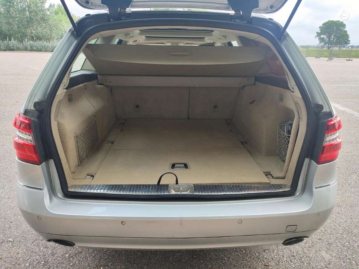 Mercedes-Benz E350 2010 — photo 6
