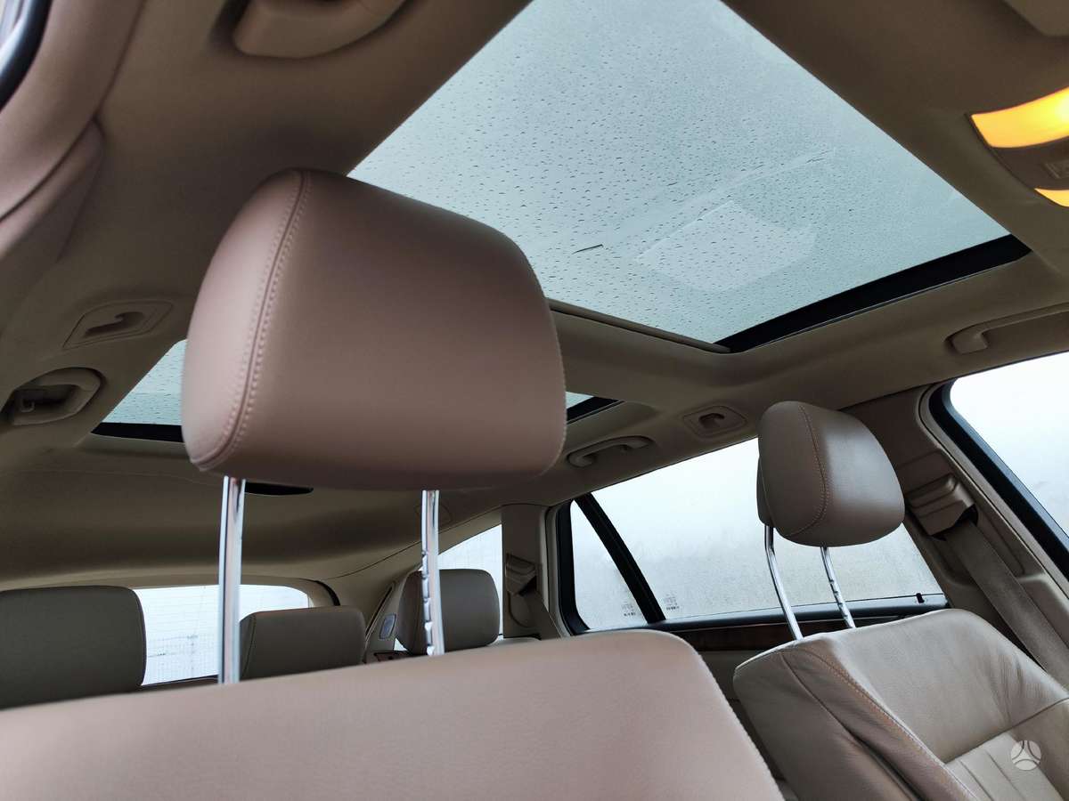 Mercedes-Benz E350 2010 — photo 9