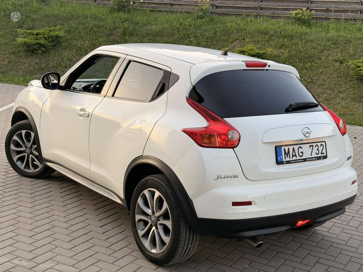 Nissan Juke 2014 — салон
