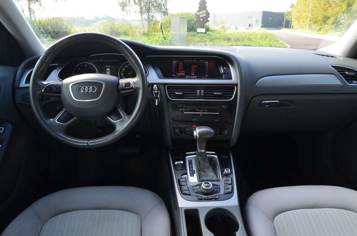 Audi A4 2012 — photo 26