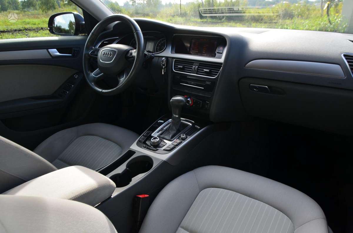Audi A4 2012 — photo 27