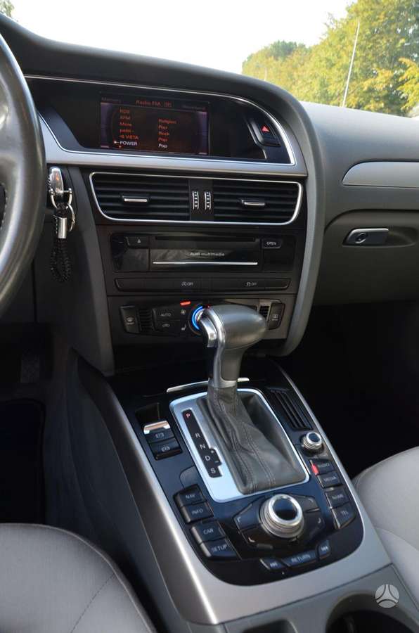 Audi A4 2012 — photo 32
