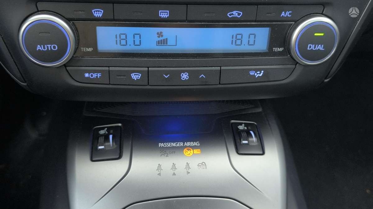 Toyota Avensis 2015 — photo 14