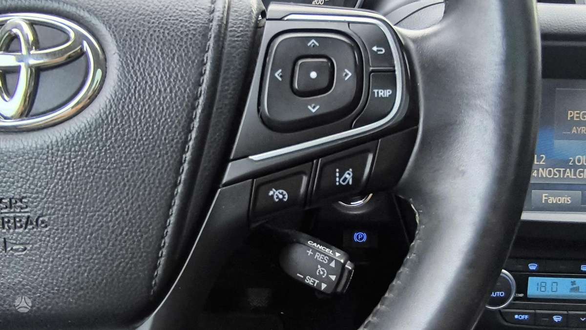 Toyota Avensis 2015 — photo 16