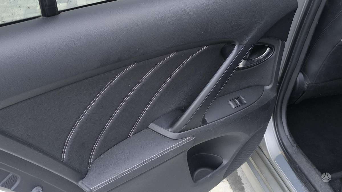Toyota Avensis 2015 — photo 9