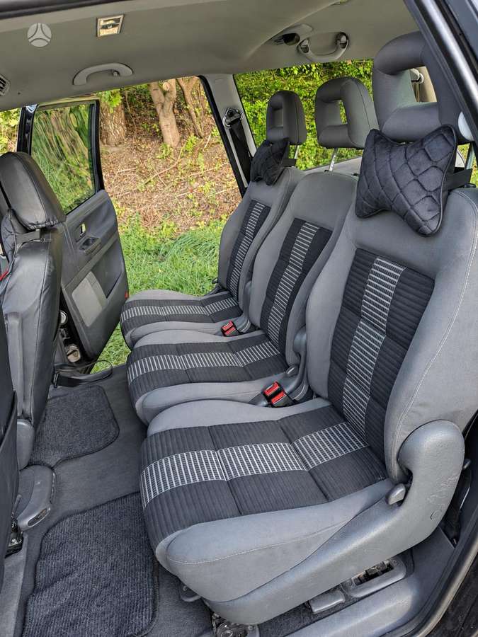 Volkswagen Sharan 2009 — engine 1896 cm³, 116 HP (85kW)