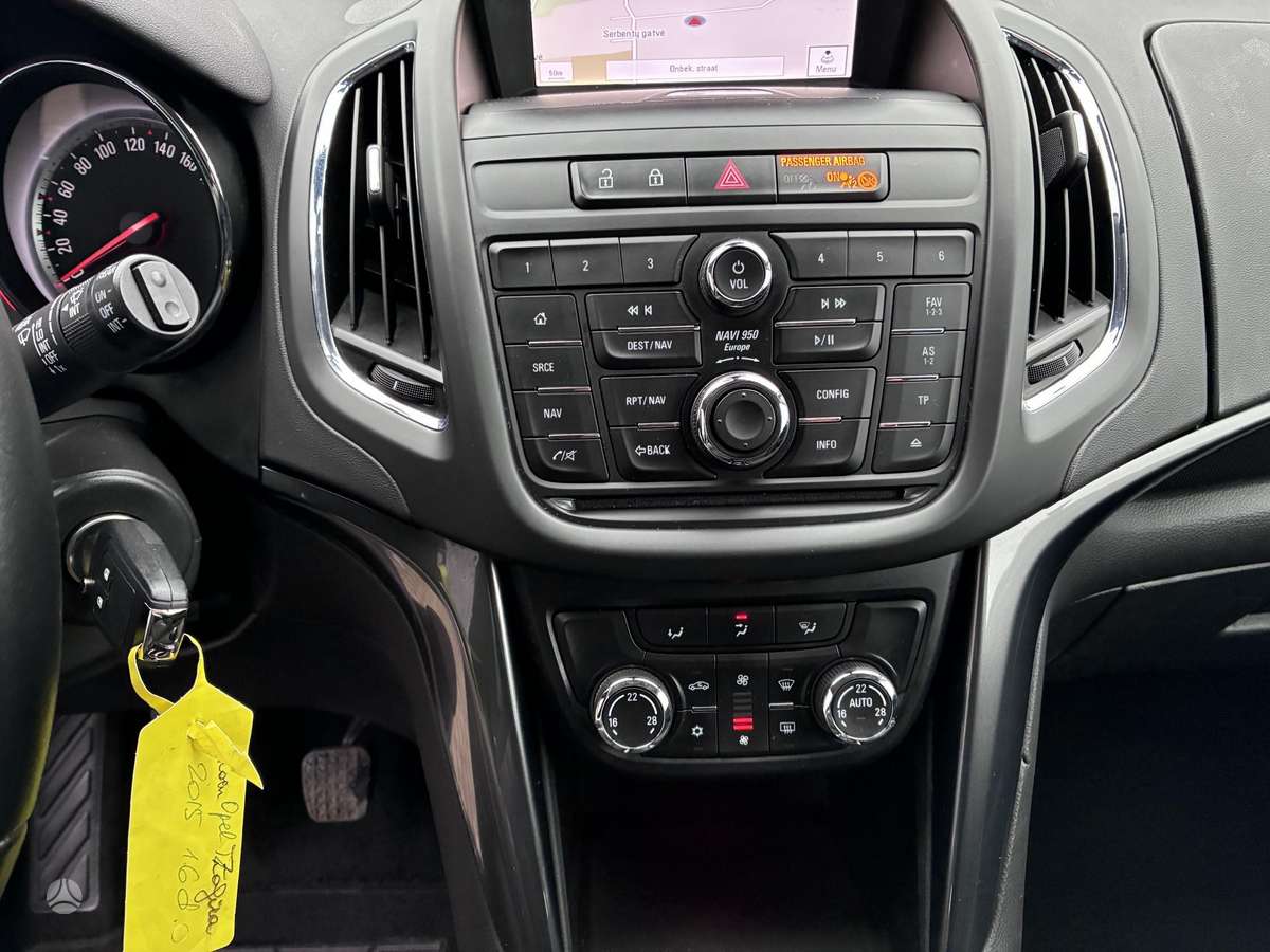 Opel Zafira 2015 — фото 14