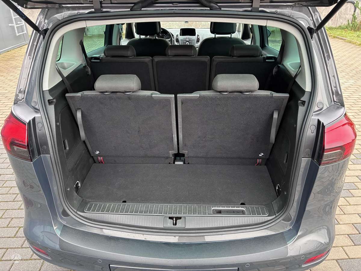 Opel Zafira 2015 — фото 19