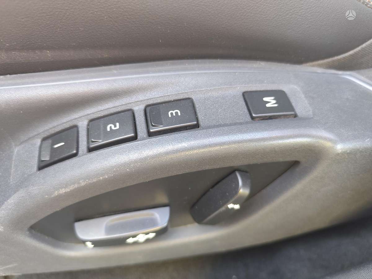 Volvo XC60 2010 — photo 12