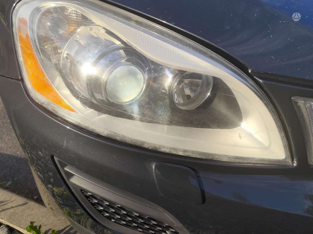 Volvo XC60 2010 — photo 18