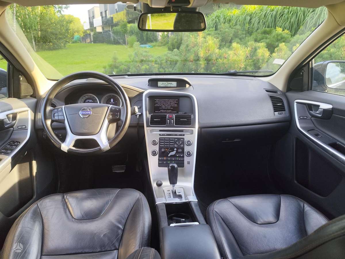 Volvo XC60 2010 — photo 7