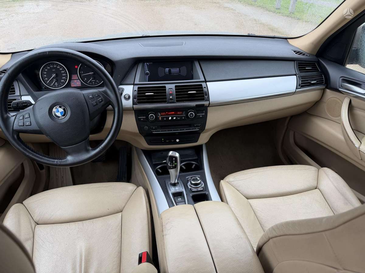 BMW X5 2010 — фото 6