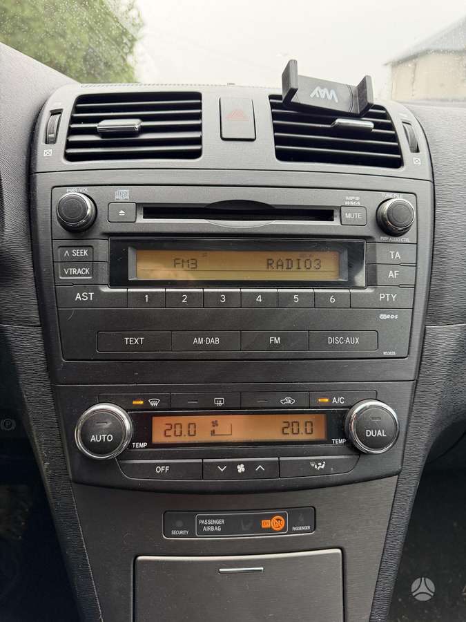 Toyota Avensis 2009 — photo 11
