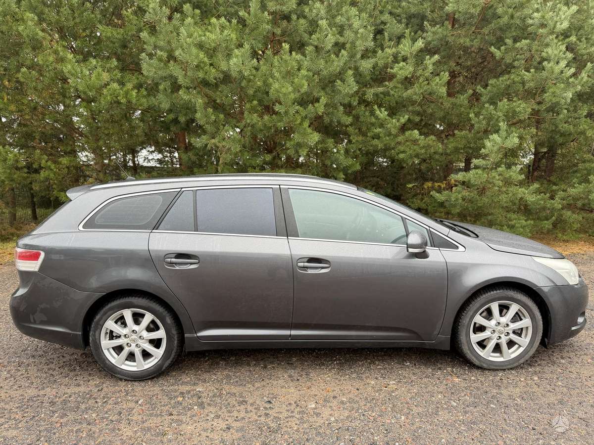 Toyota Avensis 2009 — photo 6