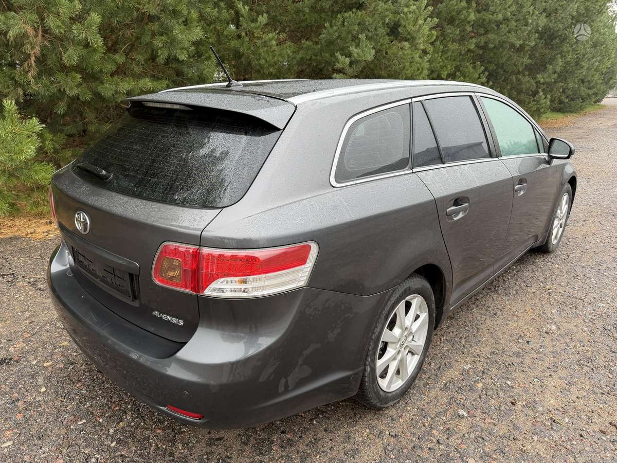 Toyota Avensis 2009 — photo 7