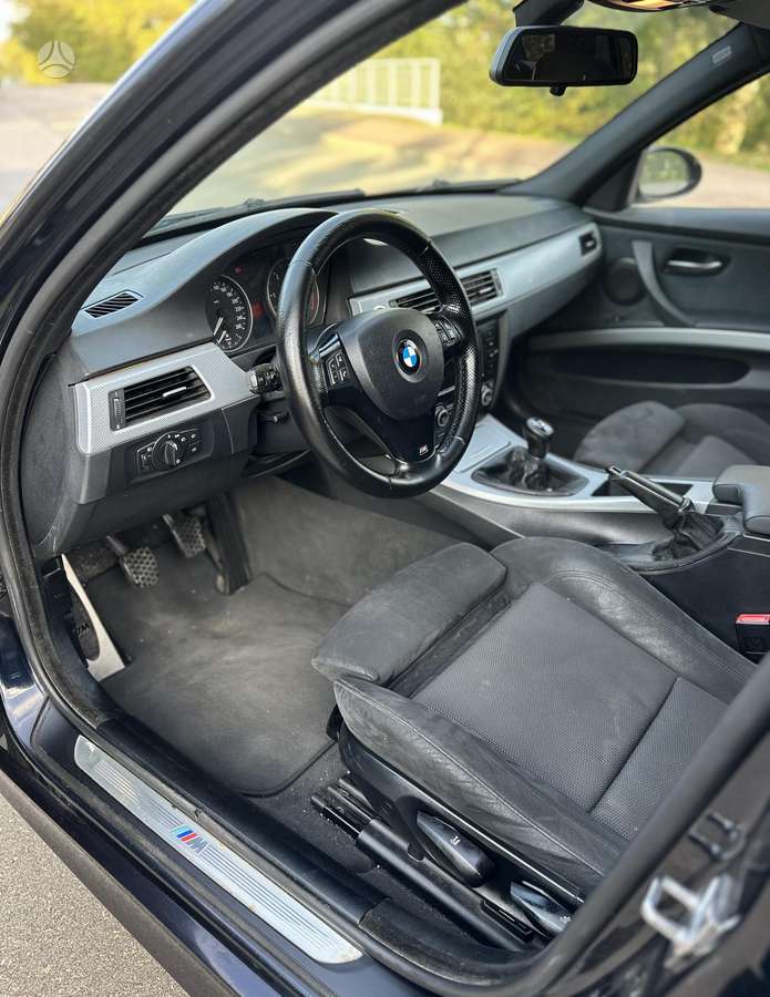 BMW 320 2008 — photo 9