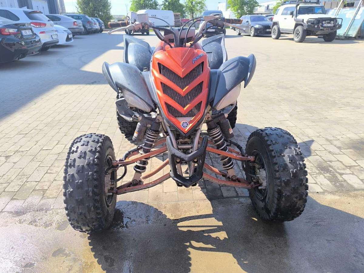Yamaha Raptor 2005 — rear view