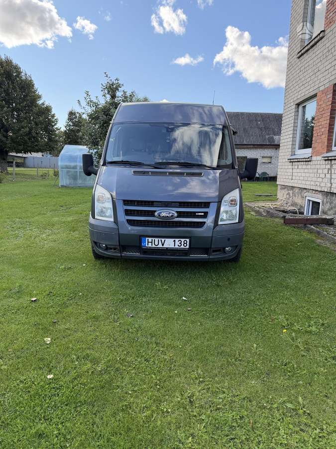 Ford Transit 2007 — rear view