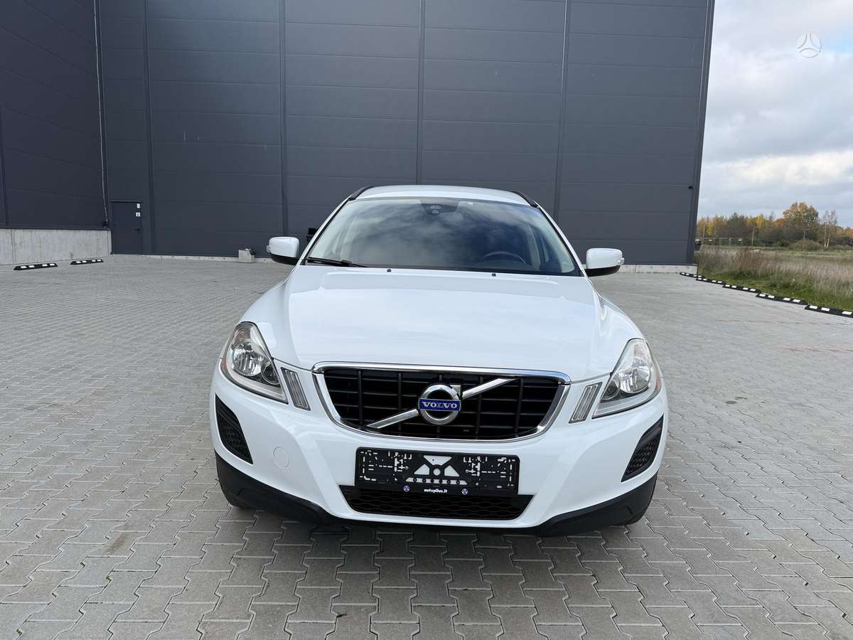Volvo XC60 2011 — вигляд ззаду