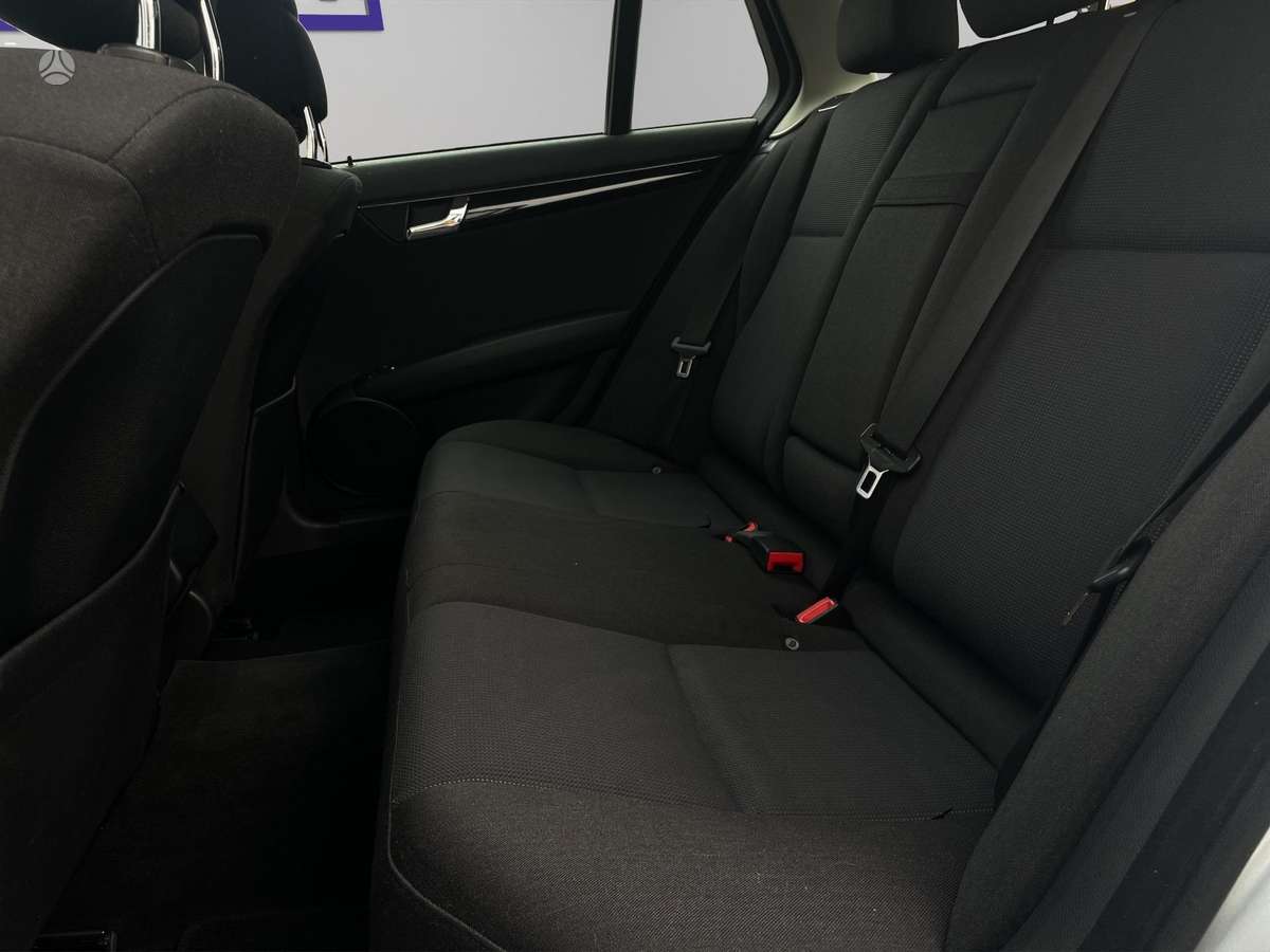 Mercedes-Benz C220 2008 — photo 11
