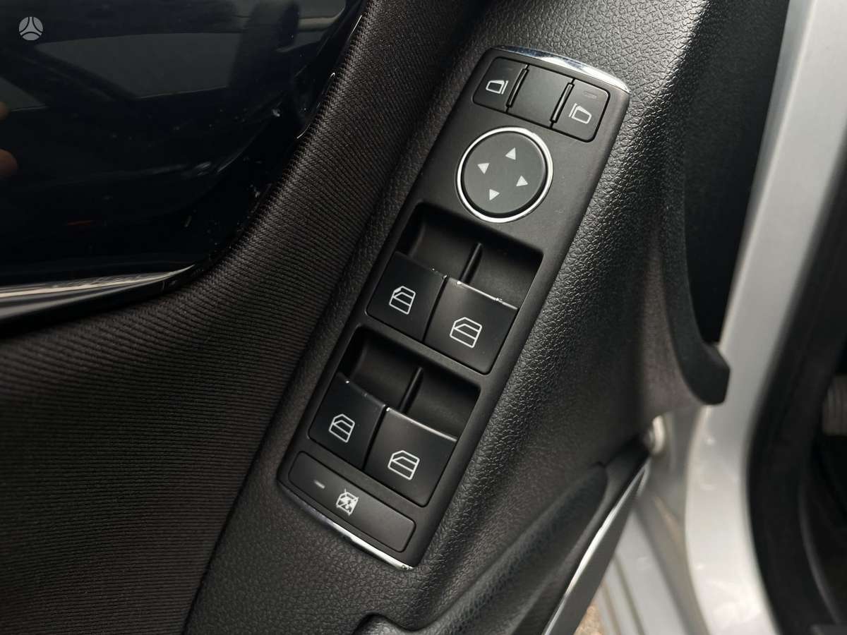 Mercedes-Benz C220 2008 — photo 13