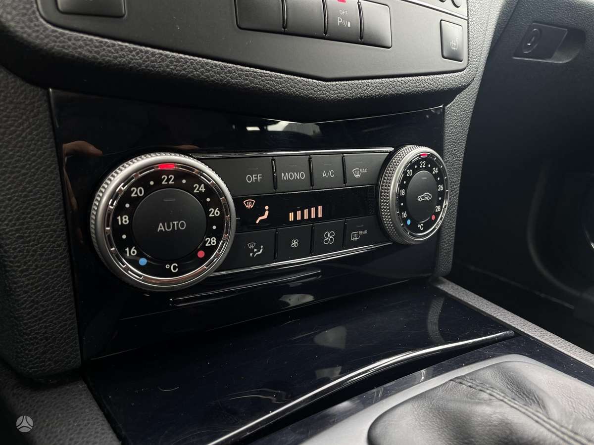 Mercedes-Benz C220 2008 — photo 16