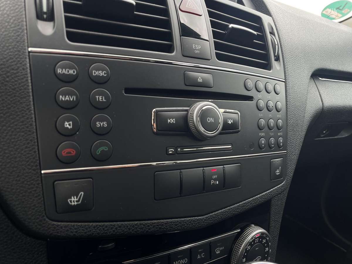 Mercedes-Benz C220 2008 — photo 17