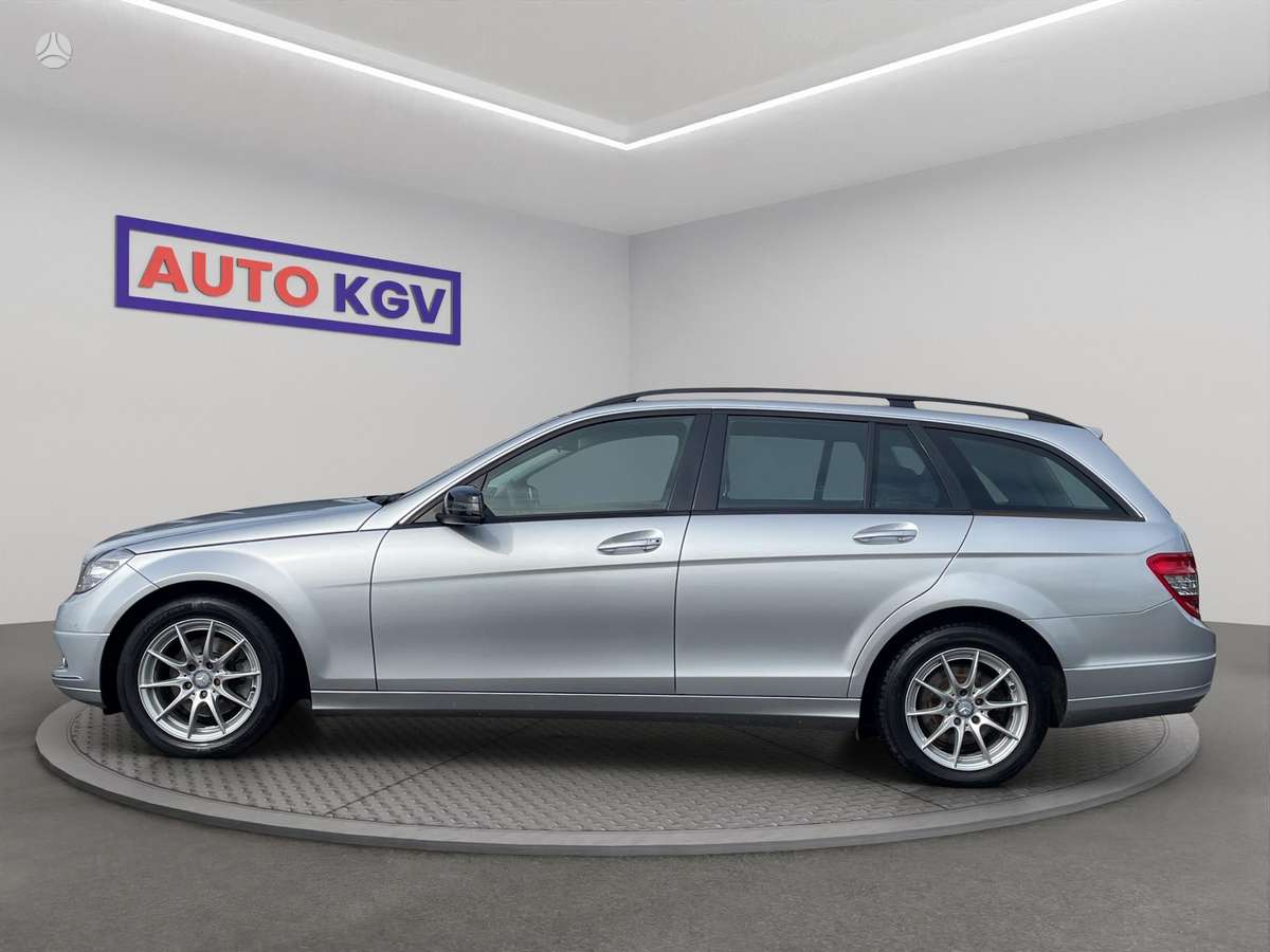 Mercedes-Benz C220 2008 — rear view